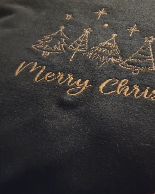 PRE ORDER: Premium hoodie zwart unisex Earth positive Merry Christmas ( Mokka kleur borduursel) Levering binnen 2 weken!